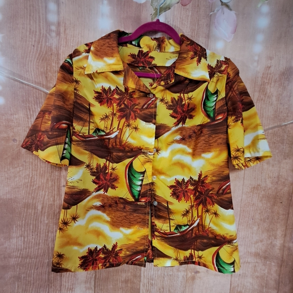 Tropical Print button-down blouse size large